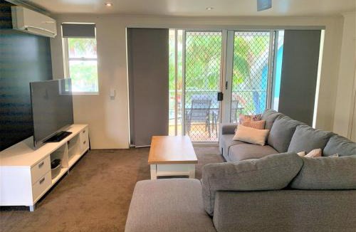 Mermaid Beach Apartment | Gorgeous 4 Bed Beachside Apartment - Diamond Beach Resort