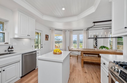 Atascadero House | Gorgeous 6BR Estate 10 miles to SLO