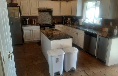 Glendale House | Gorgeous Glendale Home Sleeps 10 Pool, Hot Tub,