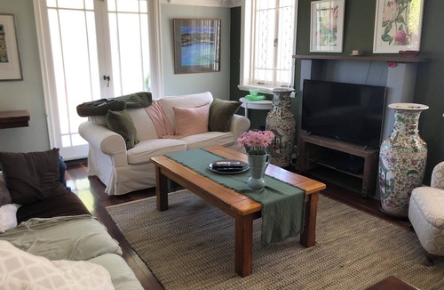 Newmarket House | Gorgeous home close to city bus, parks and one block from shops and restaurants