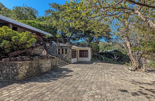San Juan del Sur House | Gorgeous house in town, near the beach, restaurants & bars.