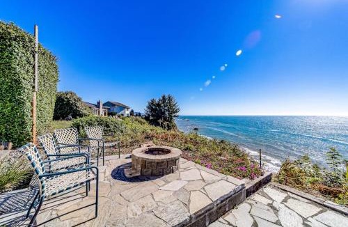 Harbor House | Gorgeous oceanfront estate with amazing views & hot tub - steps to quiet beach