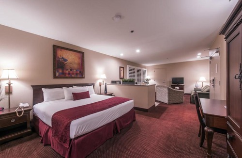 Simi Valley Hotel | Grand Vista Hotel