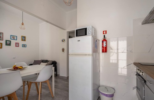 Nazare Apartment | Grandmas House - Beachside Getaway