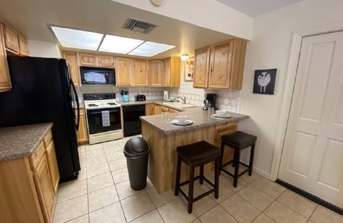 Bullhead City House | Great 3 Bedroom House! 1/4 mile to Rotary Park, Boat Ramp, Beaches, etc.