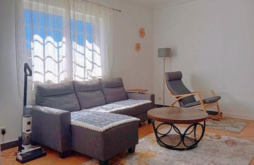 Atalaia House | Great for Families in Lourinhã-Double Rooms-Private Baths-Free Parking & Extra Bed