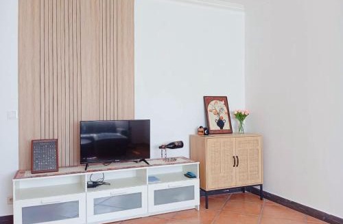 Atalaia House | Great for Families in Lourinhã-Double Rooms-Private Baths-Free Parking & Extra Bed