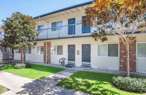 Carpinteria Condo | Great location/Steps to beautiful beach/King bed/EV charger/parking