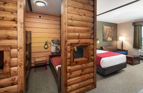 Peters Hotel | Great Wolf Lodge Manteca