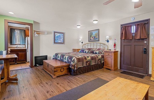 The Village Cottage | Grey Fox Studio Pet Friendly Adjacent to Cottage 1