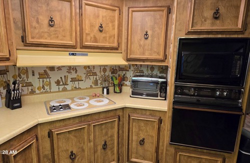 Cienega Springs House | Groovy Place Man! Walk back in time to the 70s!