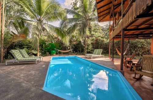Cocles House | Ground floor w' terrace - a min’ walk to the beach
