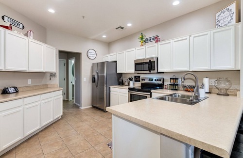 Alta Mesa House | Group Luxury Retreat ~ 4 Neighboring Homes, 21 Beds, Pool & Golf Community
