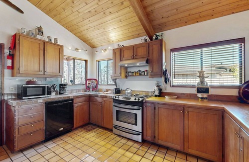 Gualala House | Gualala 1BR + loft home with partial ocean views — walk to town
