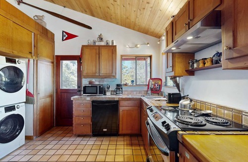 Gualala House | Gualala 1BR + loft home with partial ocean views — walk to town