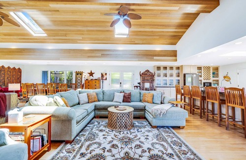 Gualala House | Gualala 3BR ocean-view home with hot tub — walk to Cooks Beach