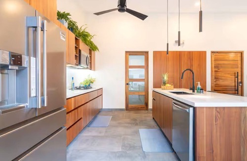 Ballena House | Guanacaste house in downtown Uvita