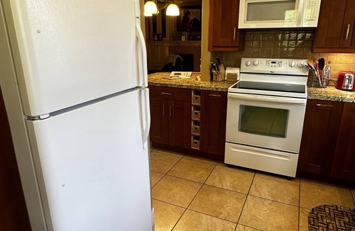 Three Rivers Cottage | "Guest Favorite" Cottage near Sequoia, Private EV charger, Fireplace, Ammenities