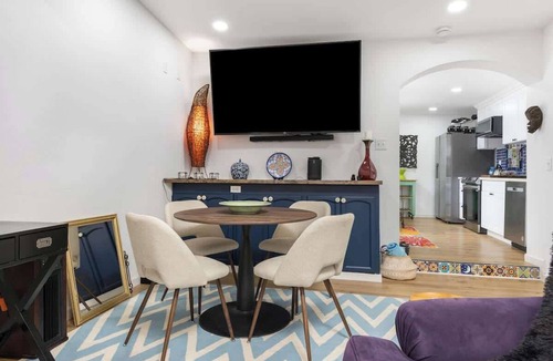 Visalia House | Guest House in Visalia Poolside Casita