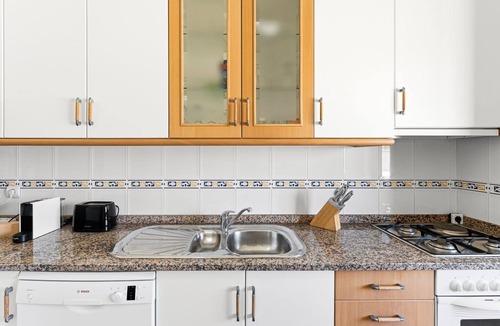 Madalena Apartment | GuestReady - Charming retreat with balcony in Gaia