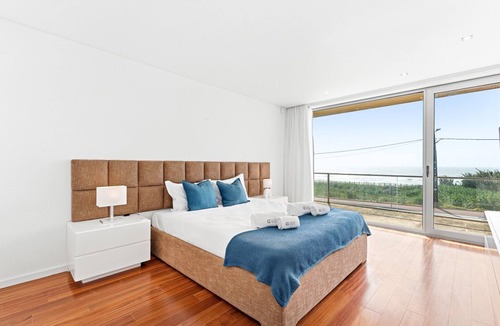 Madalena House | GuestReady - Luxurious Beachfront Villa Retreat
