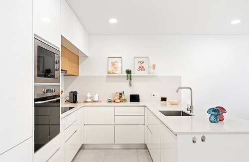 Mira Apartment | GuestReady-Sunny Modern Retreat in Mira