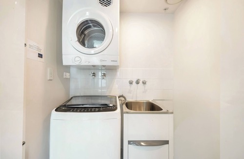 Surfers Paradise Apartment | H Residences Level 10, Ocean, Free Wi-Fi, Parking, Foxtel
