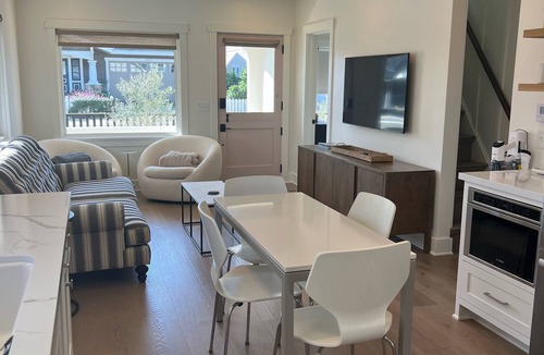 Carpinteria House | H2O Bungalow A