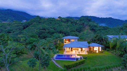 Ojochal Villa | Hacienda Jaguar - by Pura Villas