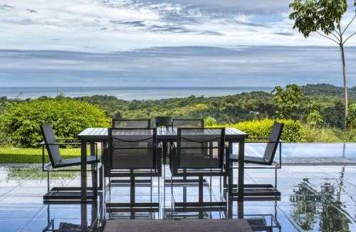 Ojochal Villa | Hacienda Jaguar - by Pura Villas