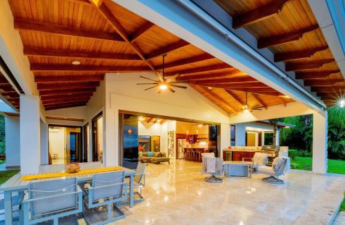 Ojochal Villa | Hacienda Jaguar - by Pura Villas