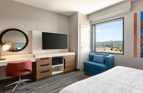 East San Mateo Hotel | Hampton Inn & Suites San Mateo-San Francisco Airport
