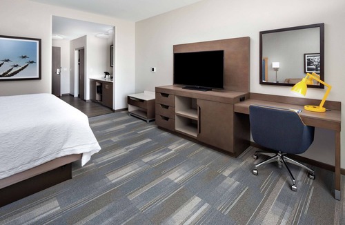 San Diego Hotel | Hampton Inn & Suites San Diego Airport Liberty Station