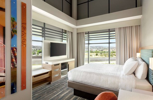 East San Mateo Hotel | Hampton Inn & Suites San Mateo-San Francisco Airport