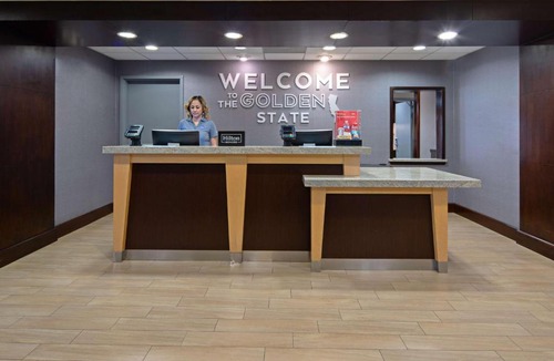 Visalia Hotel | Hampton Inn Visalia