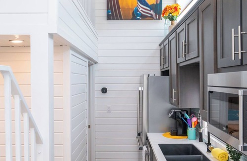 Parker Strip House | Hang Up & Hang Out