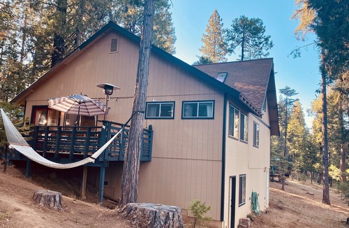 Arnold House | Happy Lake Chalet Near Big Trees & Skiing, Dogs OK! Fast WI-FI
