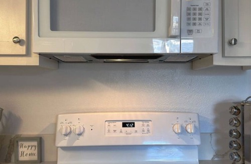 Visalia House | Harrison Ranch HR4 with Free Parking
