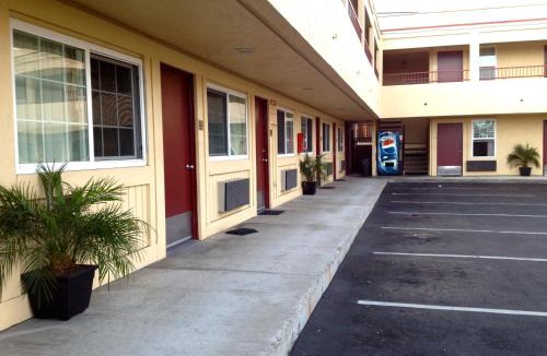 College East Hotel | Harvey's Motel SDSU La Mesa San Diego