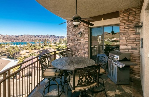 Parker Strip Condo | HAVASU SPRINGS 3010 - 3 BEDROOM 2 BATH - POOL/SPA PRIVATE BOAT SLIP - LAKE VIEW