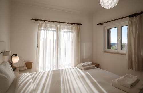 Magoito House | He took refuge in Sintra with a magnificent view. Ideal for nature lovers. 4 bedrooms