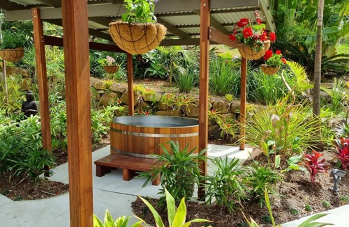 Tallebudgera Valley Villa | Healing Garden Cabins - Villa Uluwatu