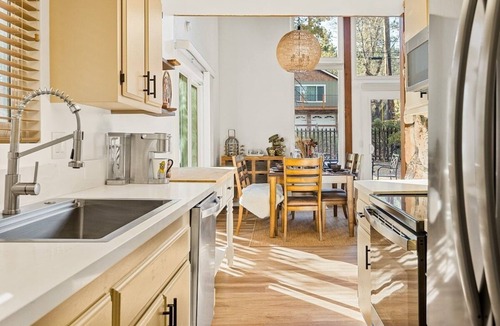 Evergreen Estates Cabin | Heart of Big Bear | HotTub | Pet Friendly | WIFI