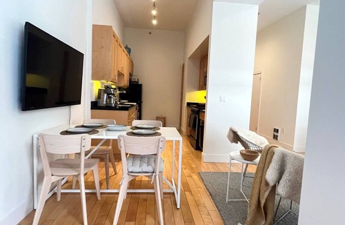 Uptown Oakland Condo | Heart Of Oakland Broadway Condo Retreat