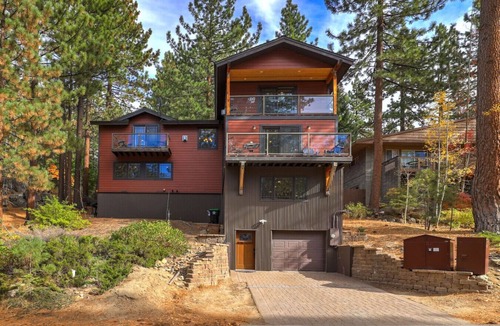 Lower Kingsbury House | Heavenly Haven | Games, Hot Tub, BBQ | Sleeps 10