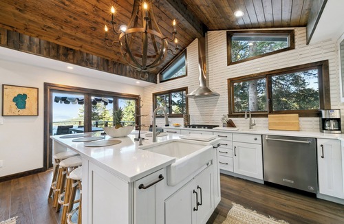 Zephyr Cove House | Heavenly lakeview home with hot tub and large kitchen Luxe42