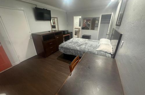 Westmont Hotel | Heritage Inn