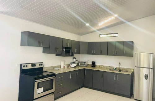 Huacas House | ¡hermosa Casa Completamente Nueva, Ubicada a Solo 10 min de la Playa!