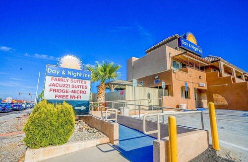 Hesperia Apartment | Hesperia CA| King bed|Smoking