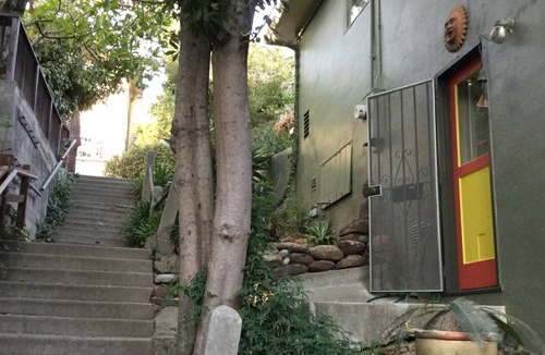 Crocker Highlands Apartment | Hidden Gem